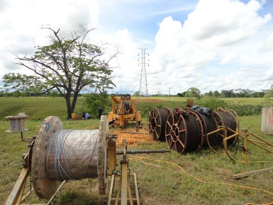 Cinco S.A.S. — Construcción de redes en campo