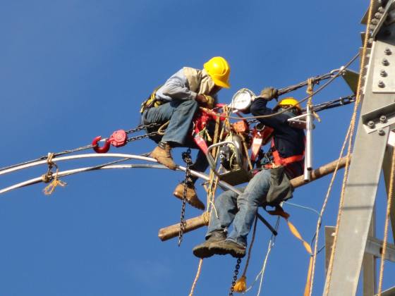 Cinco S.A.S. — Construcción de redes en campo