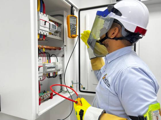 Cinco S.A.S. — Medición y energía solar en campo